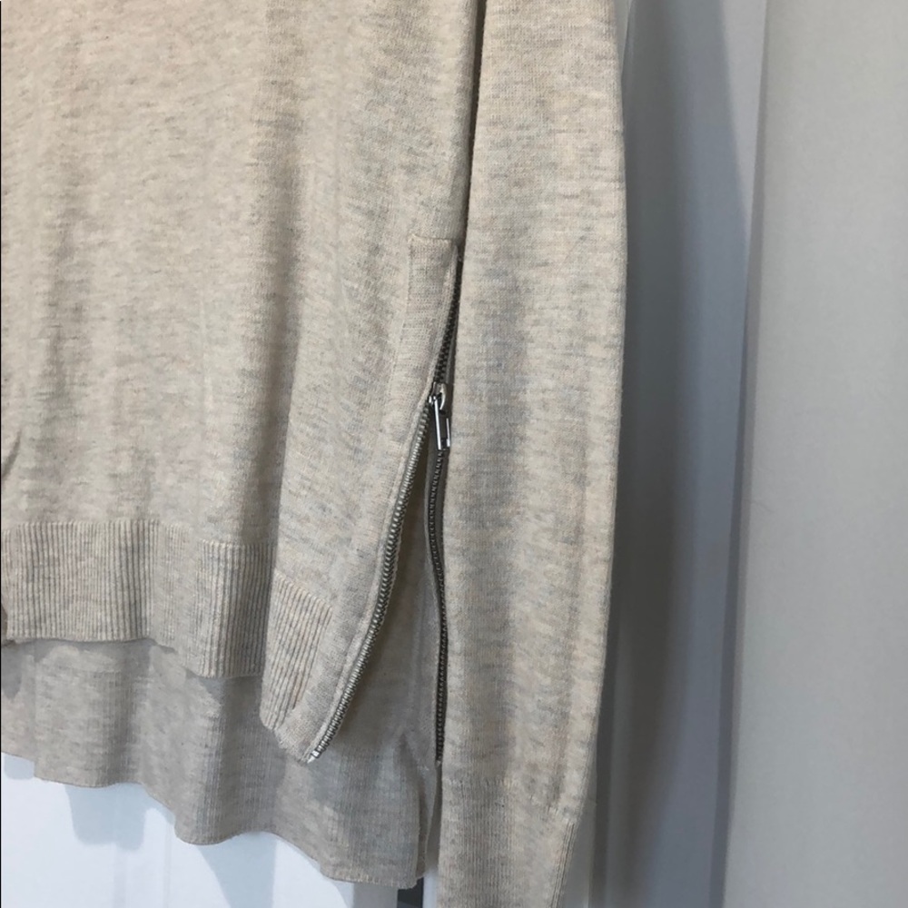 Sweater - Picture 2 of 4